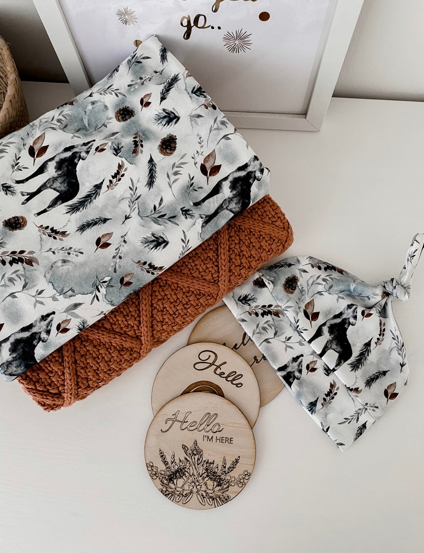Wilderness Wrap & Beanie Set