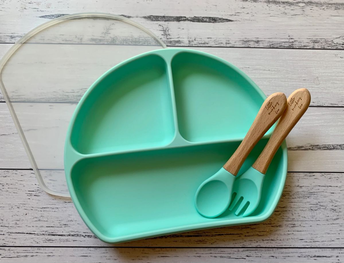 Silicone Plate + Lid and cutlery set