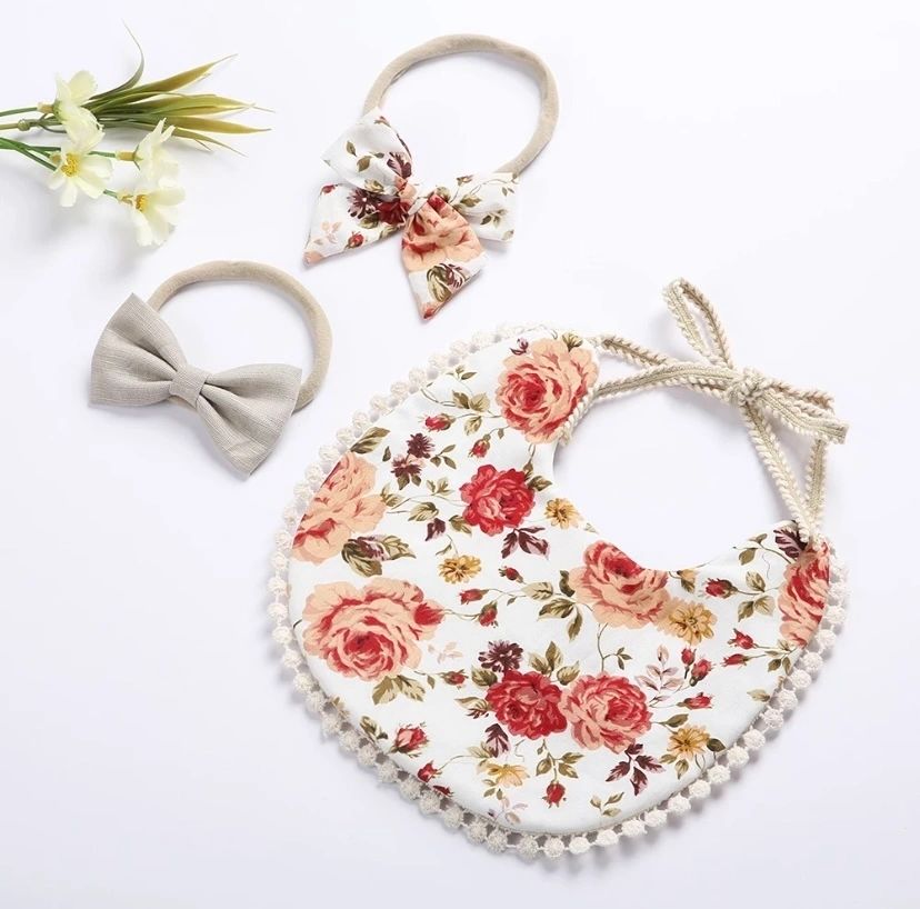 Reversible Bib & Bow Sets