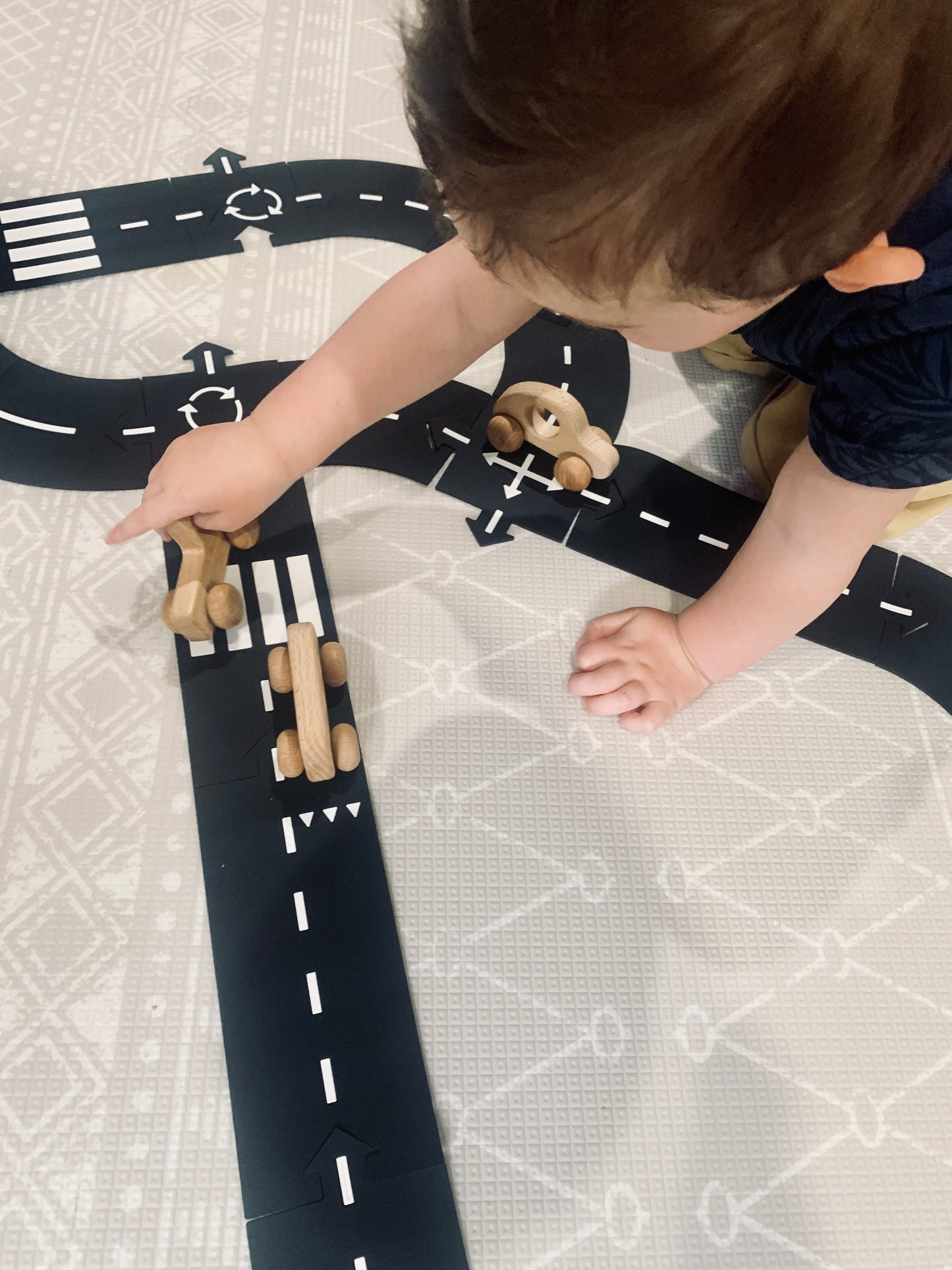 Connecting Roads + 3 wooden cars