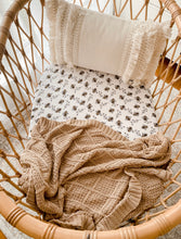 Load image into Gallery viewer, Bees’s Bassinet / Change Mat Cover

