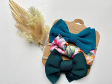 Load image into Gallery viewer, Oversized Bow Pack
